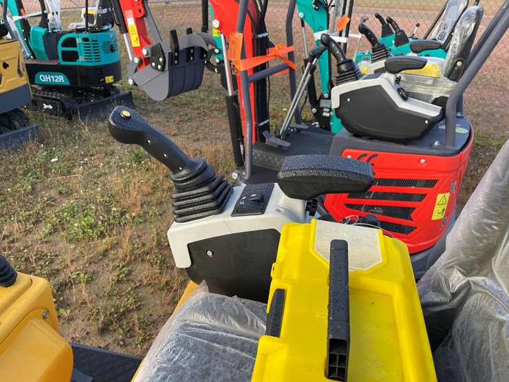 #1691-•-agt-mx12rx-mini-excavator-image-18