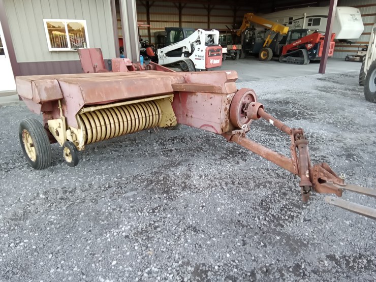 new-holland-273-image-1