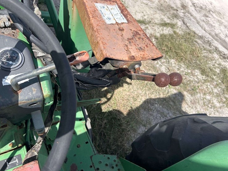 john-deere-2040-image-12