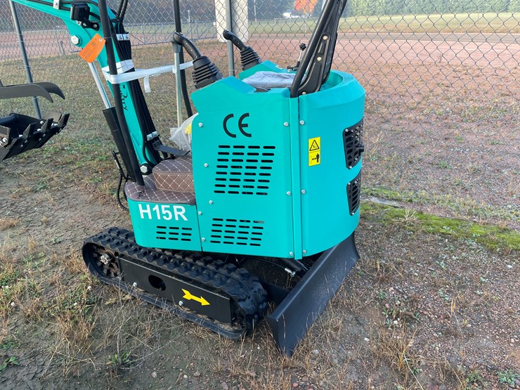 #1693-•-agt-h15r-mini-excavator-image-10