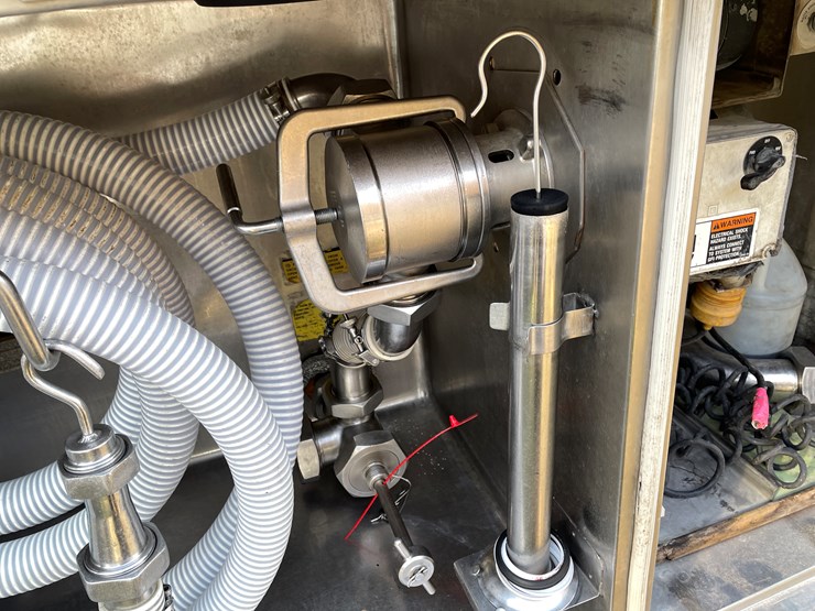 #3371-•-1982-walker-bulk-milk-truck-tank-image-15