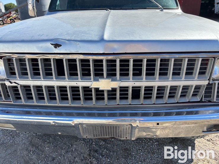 1982-chevrolet-k30-4x4-feed-truck-image-11