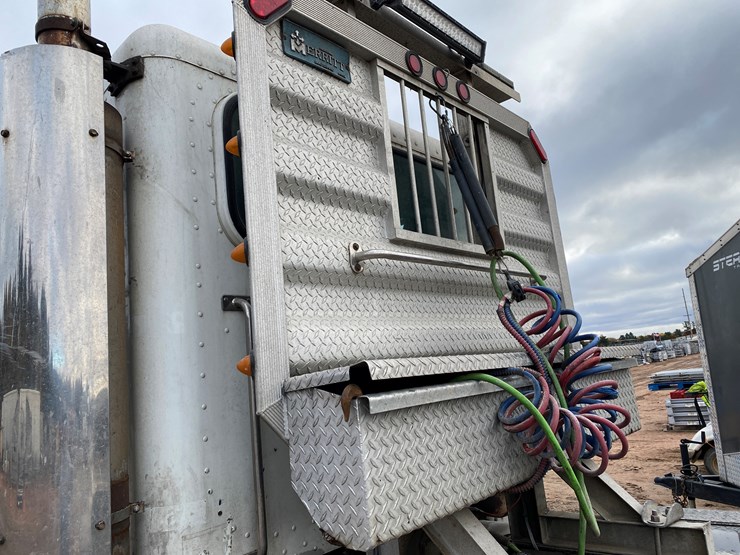 peterbilt-357-image-25