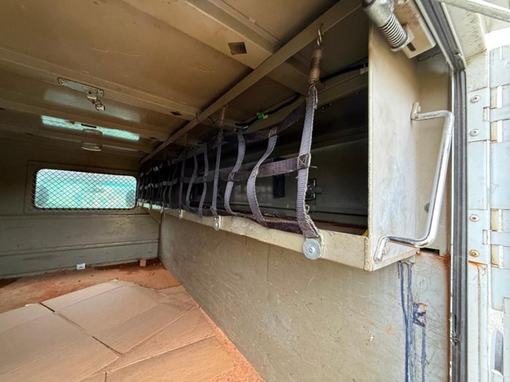 2010-chevrolet-2500-image-13