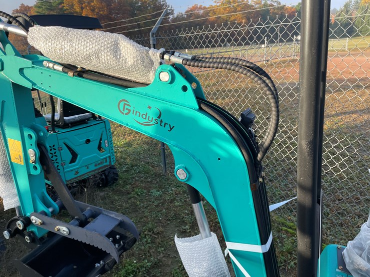 #1694-•-agt-qh12r-mini-excavator-image-12