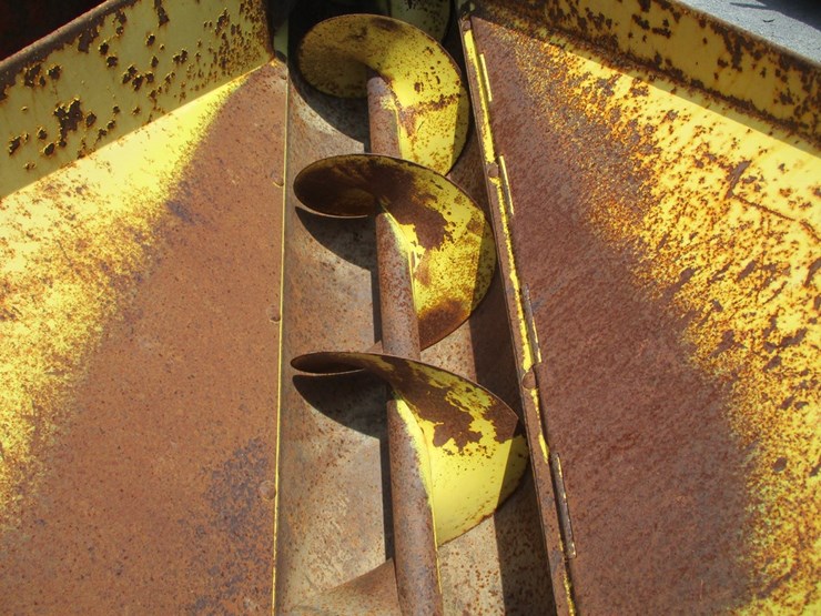 new-holland-357-image-8