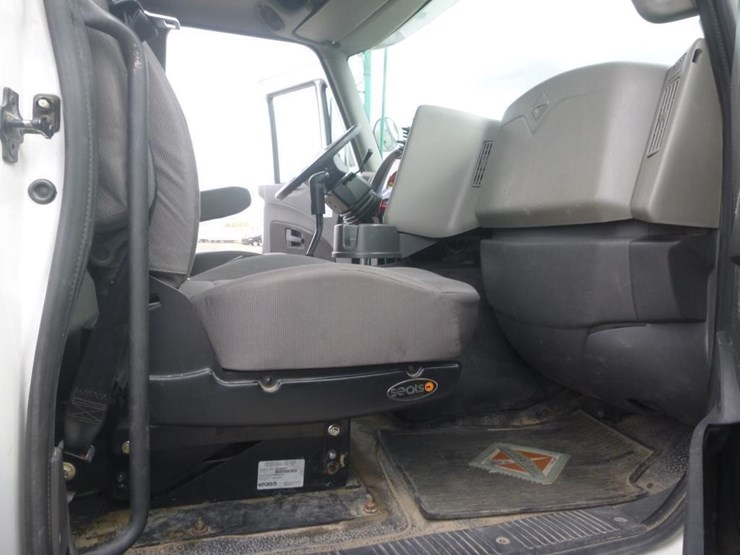 2017-international-8600-image-17