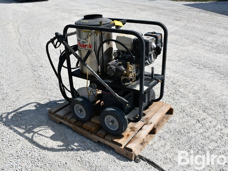 shark-1.110-056.0-portable-power-washer-image-3