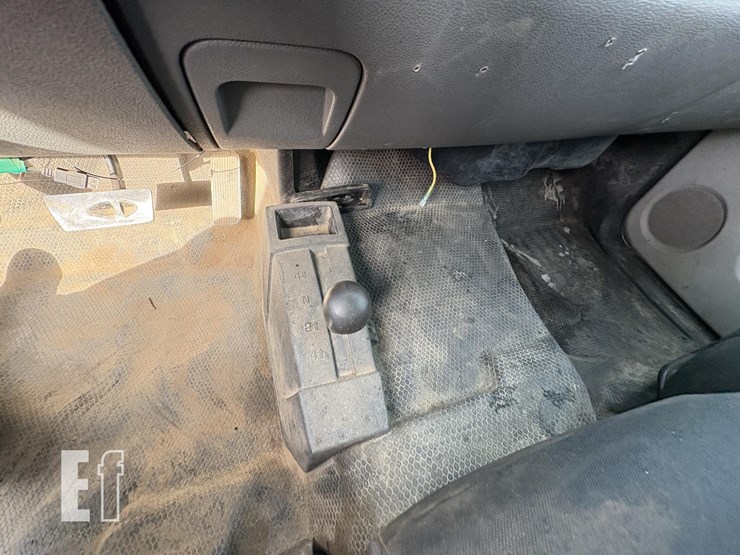 2012-chevrolet-silverado-3500-image-14