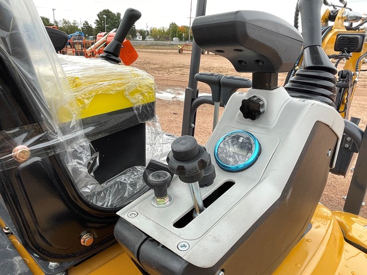 #1794-•-agt-qk18r-mini-excavator-image-38