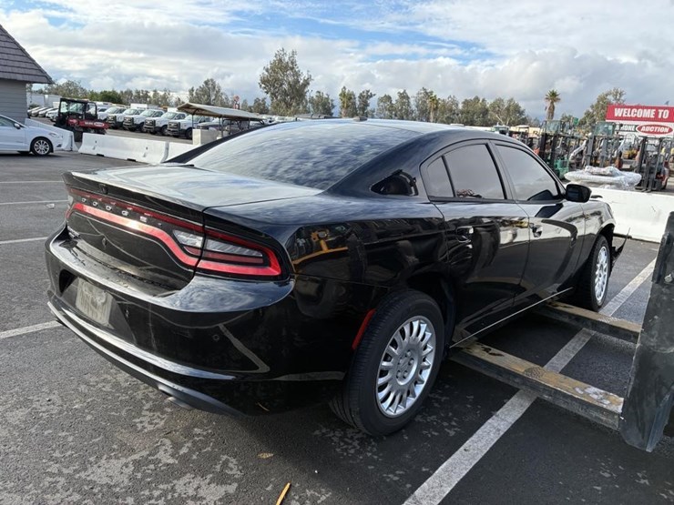 2021-dodge-charger-sedan-image-4