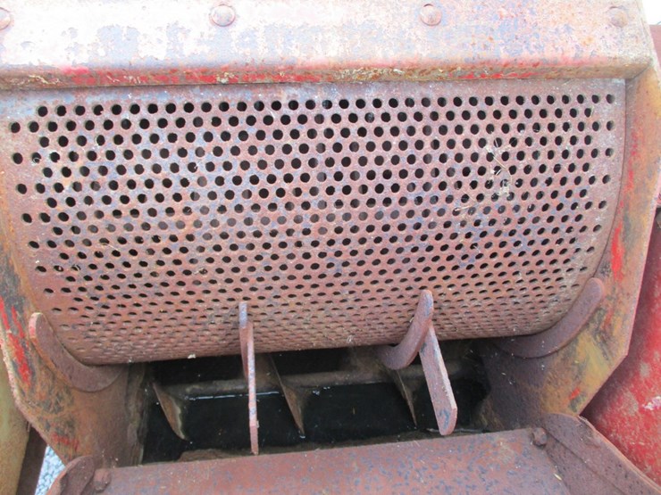 new-holland-357-image-4