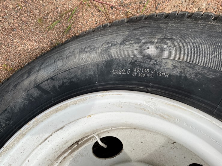 2011-peterbilt-365-image-34