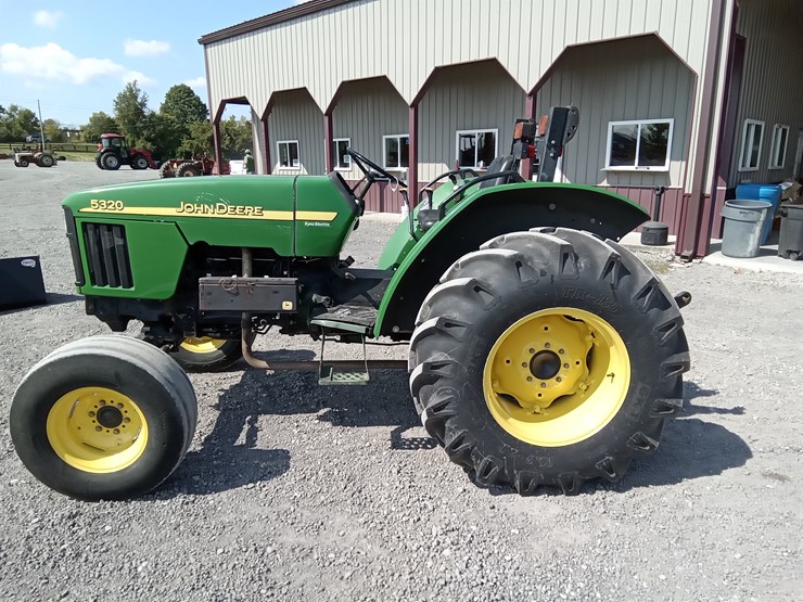 john-deere-5320-image-1