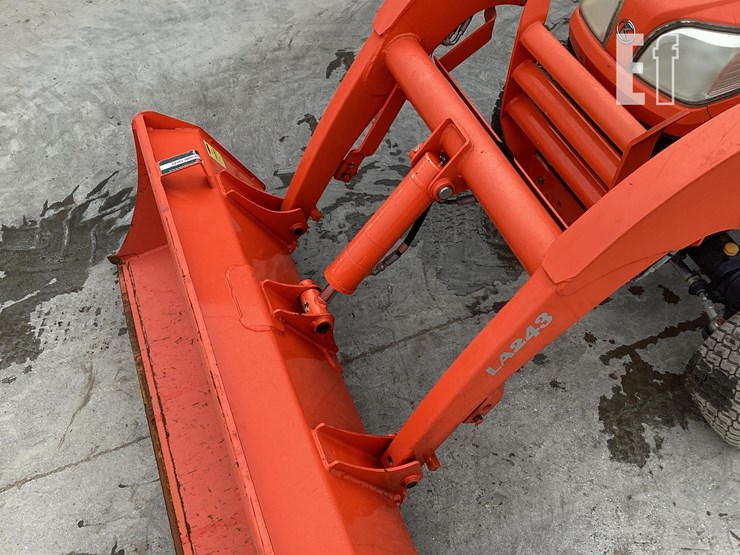 2010-kubota-bx2660-image-10