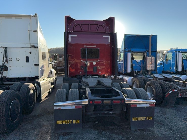 2020-peterbilt-579-image-4