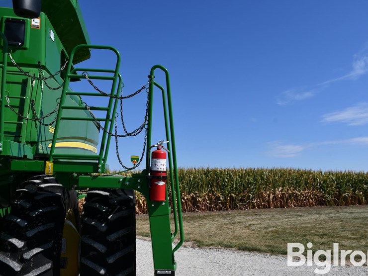 2015-john-deere-s660-image-12