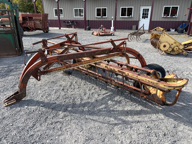 new-holland-258-image-2