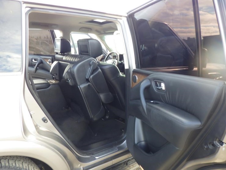 2011-infiniti-qx56-image-8