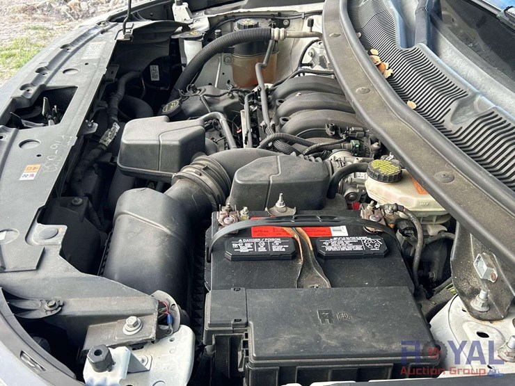 2016-ford-explorer-image-8