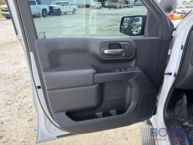 2022-chevrolet-1500-image-15