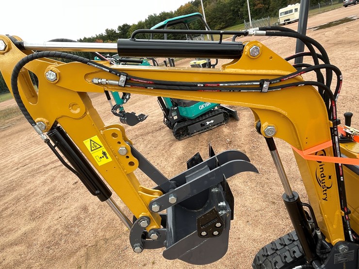 #1698-•-agt-mx12rx-mini-excavator-image-12