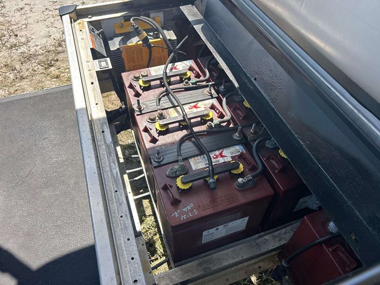 2021-club-car-carryall-500-electric-utility-cart-image-7