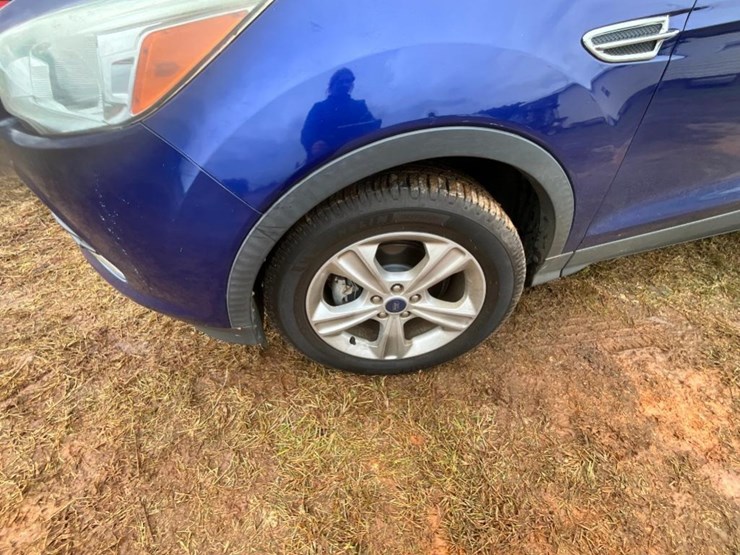 2015-ford-escape-se-image-4