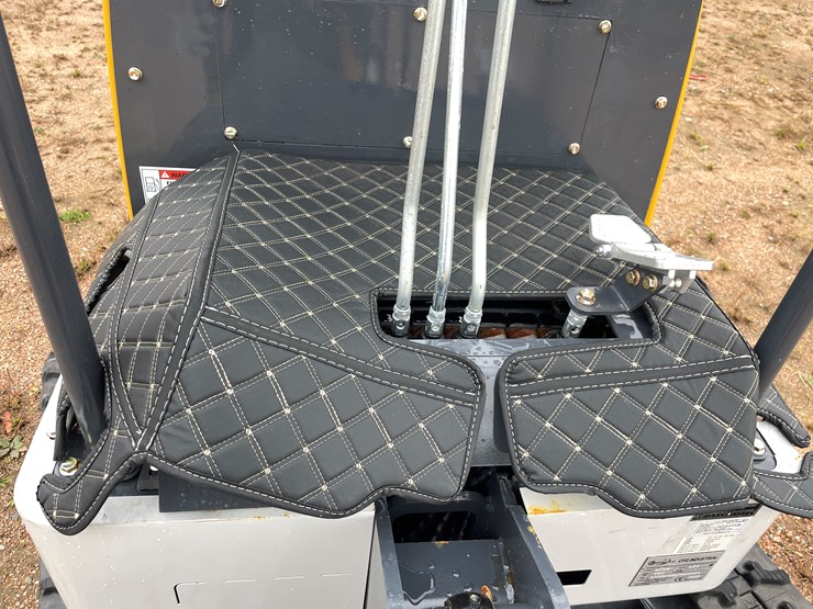 #1791-•-agt-xz20r-mini-excavator-image-23