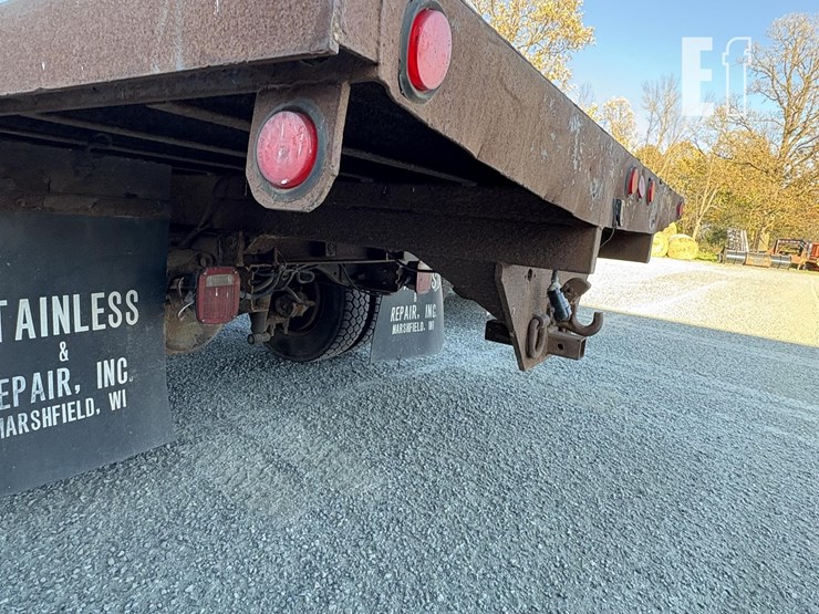 1996-ford-f800-image-9