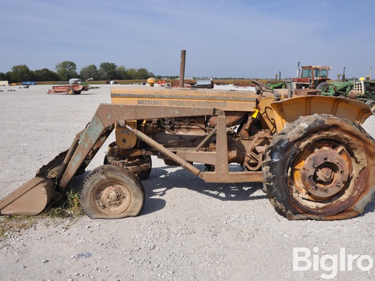 minneapolis-moline-m602-image-8