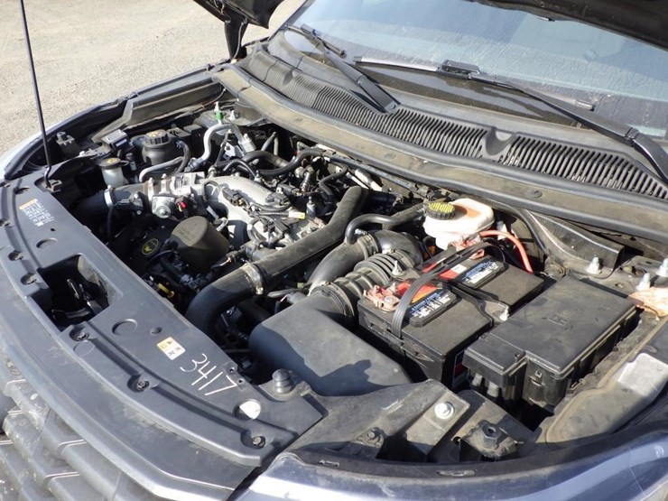 2019-ford-explorer-image-10