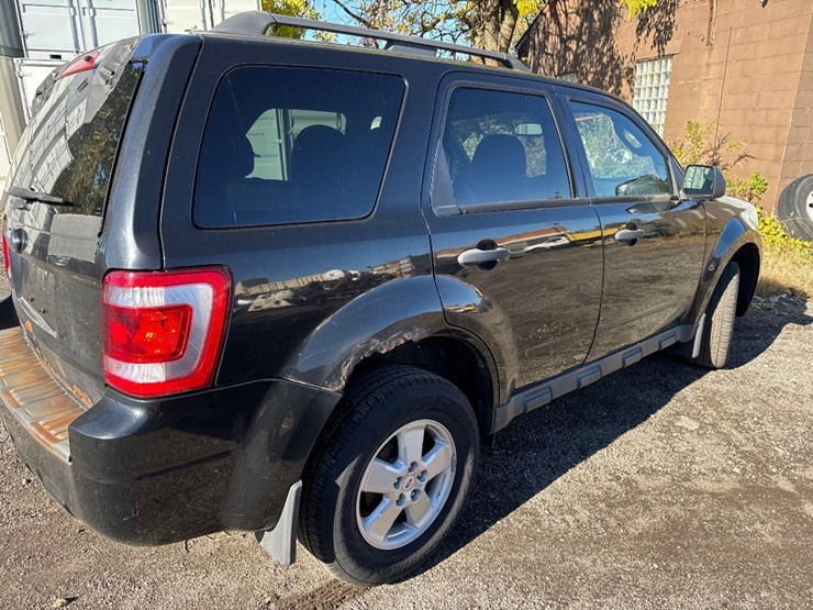 2011-ford-escape-xlt-image-4