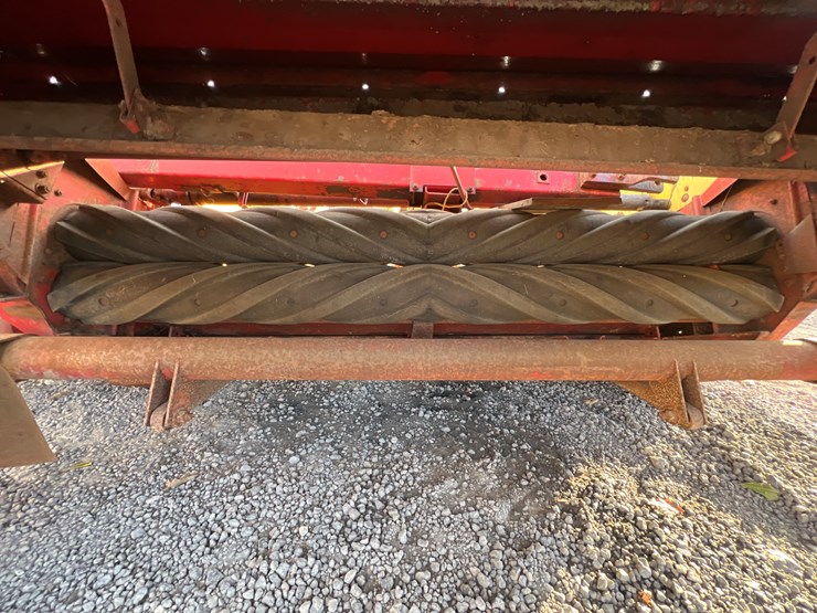 new-holland-472-image-5