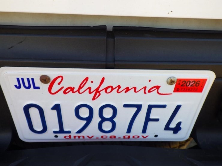 2013-chevrolet-2500hd-image-15