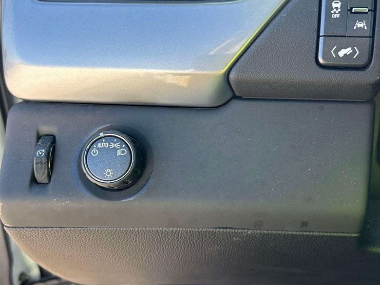 2018-chevrolet-tahoe-image-17