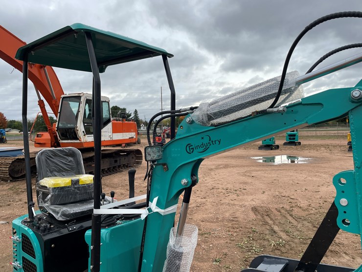 #1787-•-agt-qh12r-mini-excavator-image-32