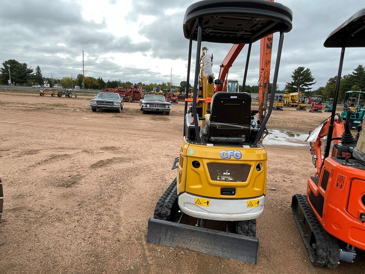 #1788-•-agt-xz20r-mini-excavator-image-6