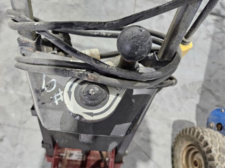 #2535-•-general-fcs16-floor-stripper-image-11