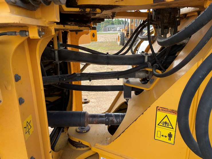 2015-volvo-l70h-image-86