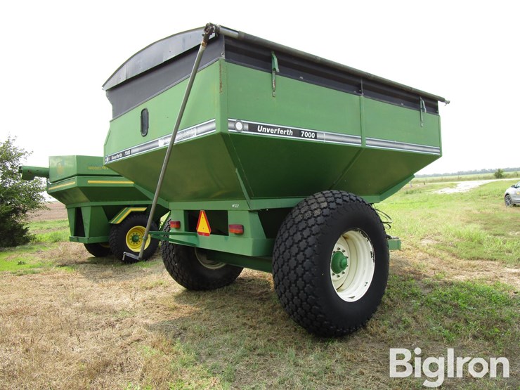 unverferth-gc-7000-grain-cart-image-5
