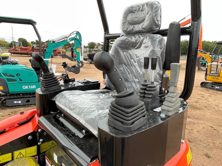 #1785-•-agt-nt18k-mini-excavator-image-20