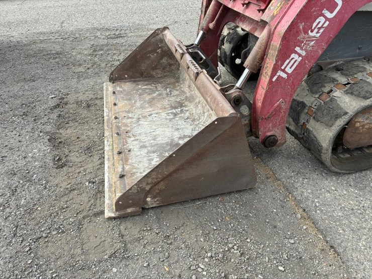 2017-takeuchi-tl12v2-image-6