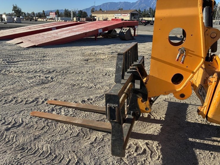 2018-jcb-510-image-5