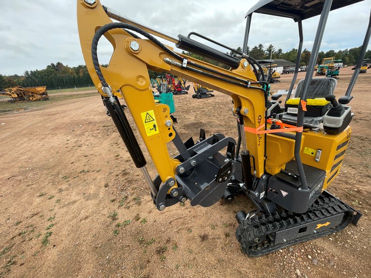 #1695-•-agt-mx12rx-mini-excavator-image-8