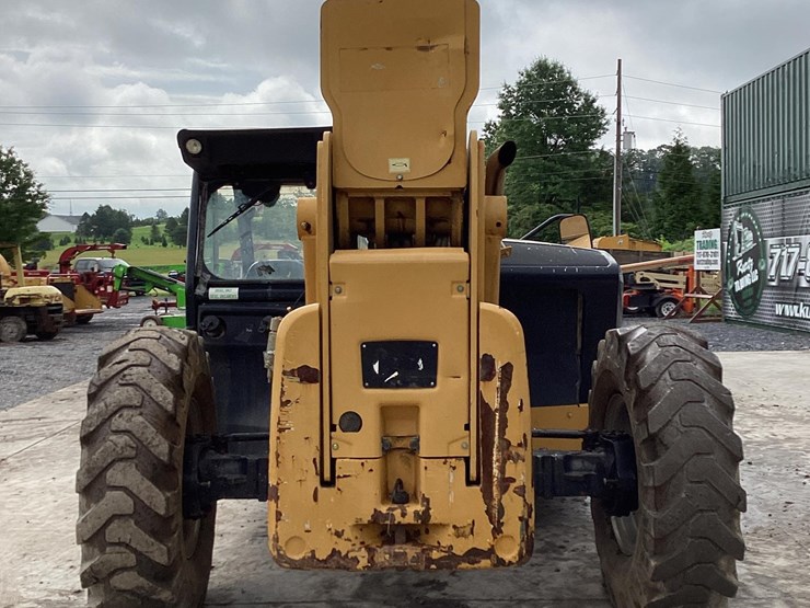 2015-caterpillar-tl1055d-image-3