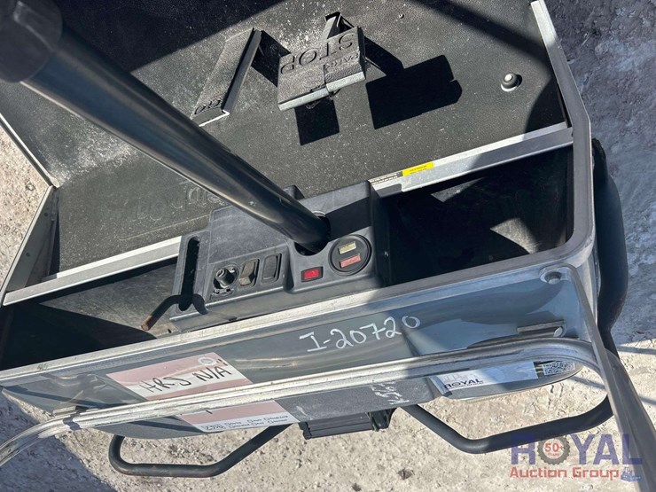 club-car-carryall-electric-utility-cart-image-5