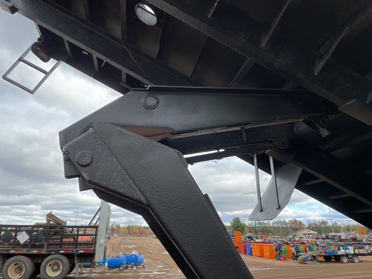 2004-international-7400-image-39