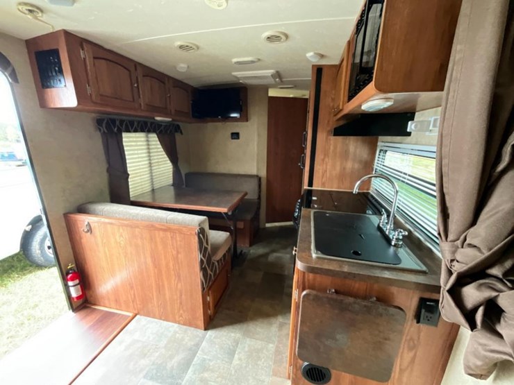 2015-forest-river-flagstaff-microlite-camper-image-36