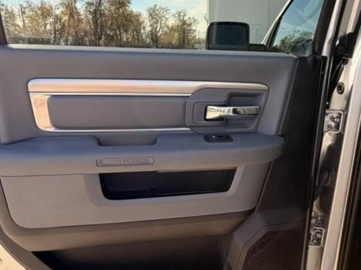 2015-ram-2500-hd-image-13